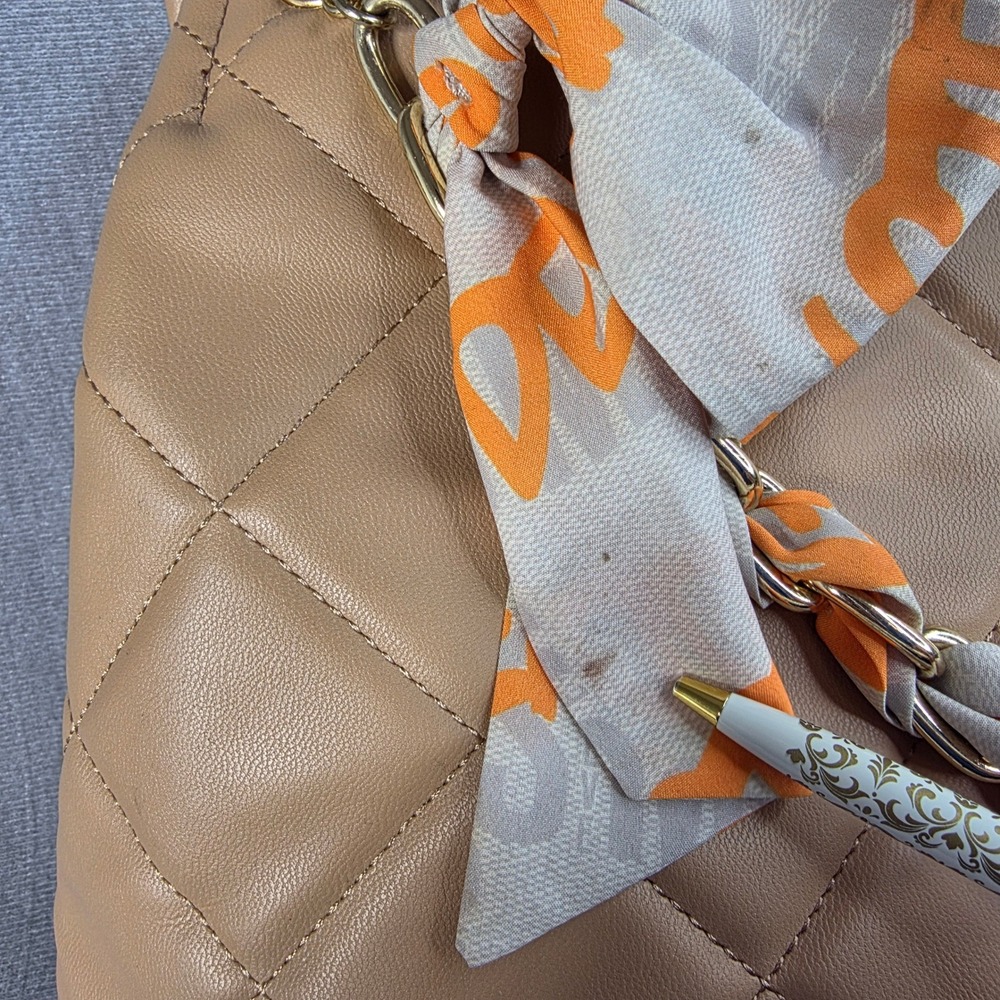 Steve Madden Quilted Tote Bag Womens Large Tan Excellent‎ Scarf Chain Detail - Picture 16 of 16